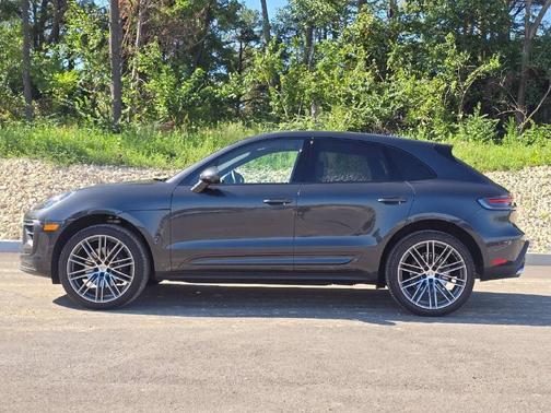 Volcano Grey Metallic 2026 Porsche Macan