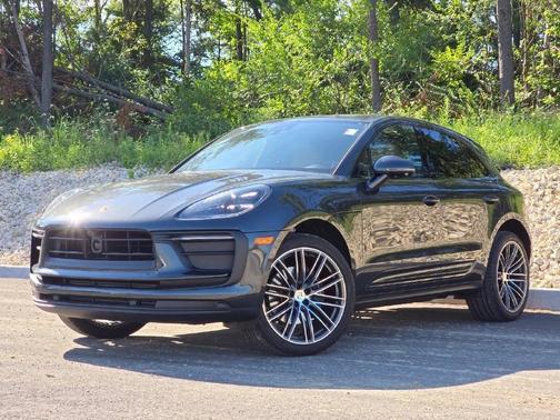 Volcano Grey Metallic 2026 Porsche Macan