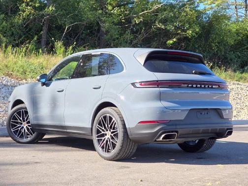 Arctic Grey 2026 Porsche Cayenne