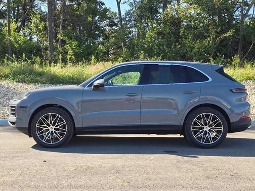 Arctic Grey 2026 Porsche Cayenne