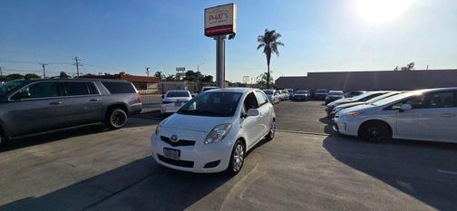 White 2009 Toyota Yaris Base