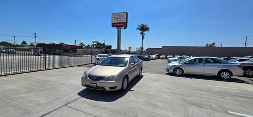 2005 Toyota Camry LE