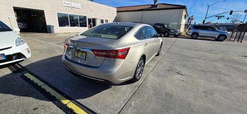 2017 Toyota Avalon XLE Plus