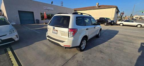 White 2012 Subaru Forester 2.5X