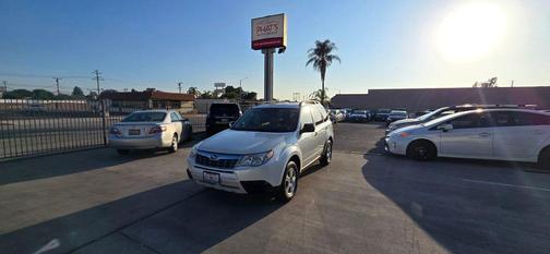 White 2012 Subaru Forester 2.5X