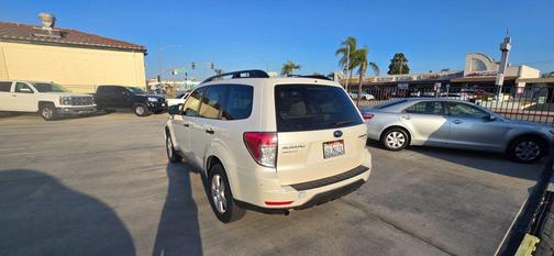 White 2012 Subaru Forester 2.5X