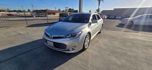Silver 2014 Toyota Avalon XLE Premium