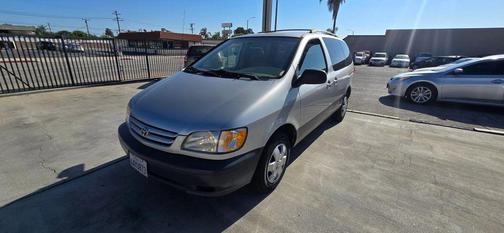 Silver 2002 Toyota Sienna CE