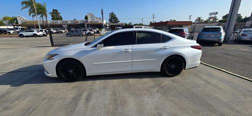 White 2019 Lexus ES 350 Base