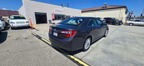 2012 Toyota Camry Hybrid XLE