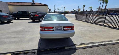 2000 Lexus ES 300 Base