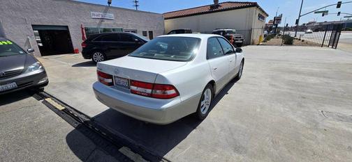 2000 Lexus ES 300 Base