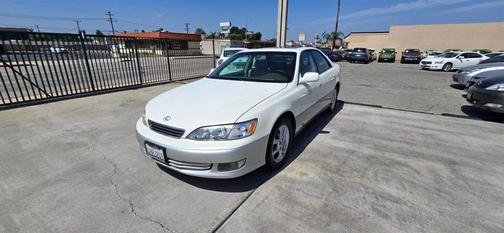 2000 Lexus ES 300 Base