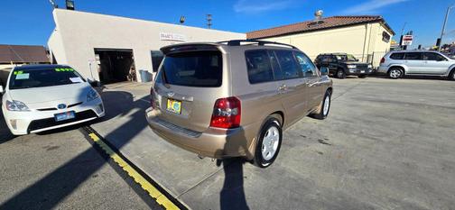 2005 Toyota Highlander Base