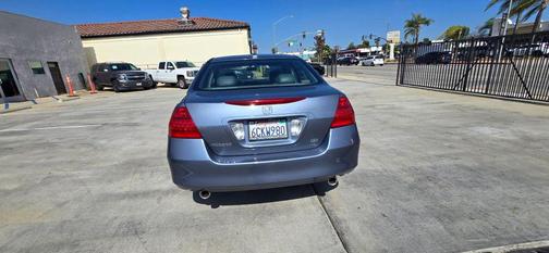 Silver 2007 Honda Accord SE