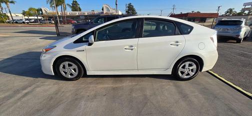 White 2014 Toyota Prius Four