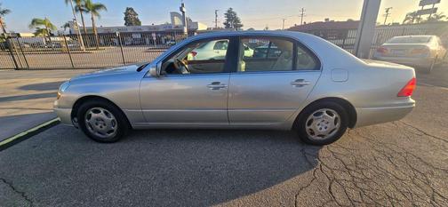 2001 Lexus LS 430 Base