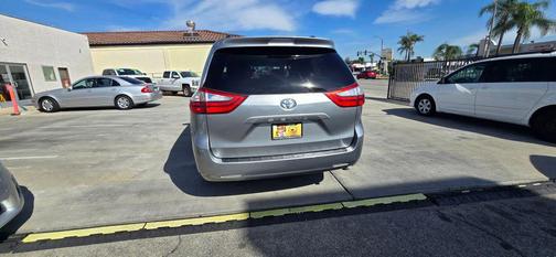 2015 Toyota Sienna LE