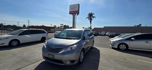 2015 Toyota Sienna LE