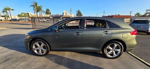 Green 2013 Toyota Venza Limited