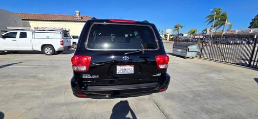 2005 Toyota Sequoia SR5
