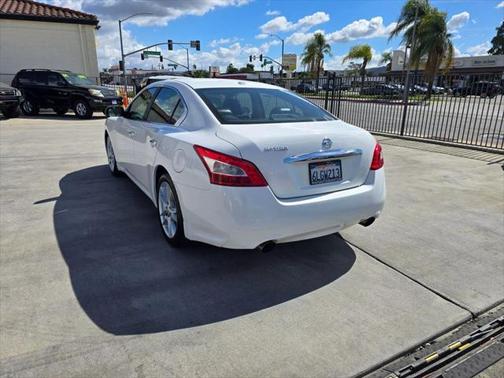 2010 Nissan Maxima SV