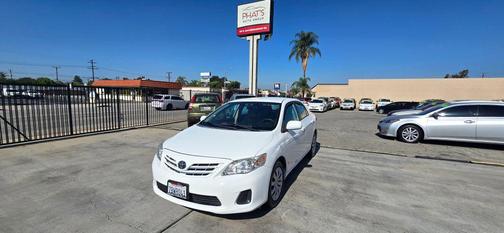 White 2013 Toyota Corolla LE