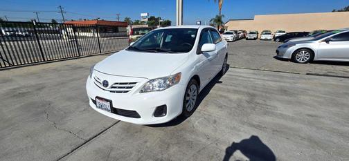 White 2013 Toyota Corolla LE