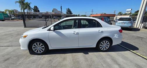 White 2013 Toyota Corolla LE