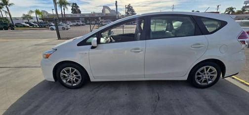 2015 Toyota Prius v Four