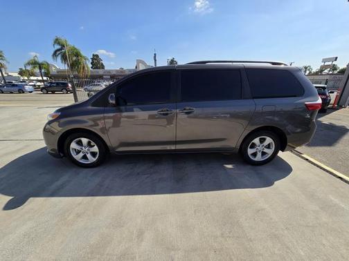 2015 Toyota Sienna LE