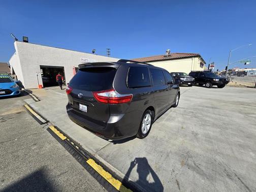 2015 Toyota Sienna LE
