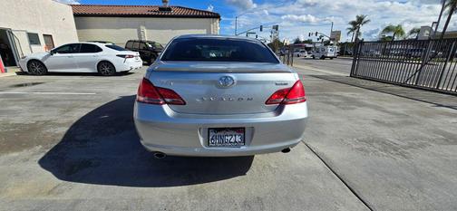 2005 Toyota Avalon Touring