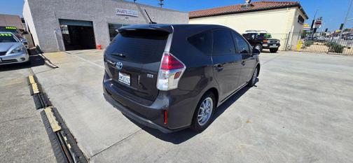 2016 Toyota Prius v Three