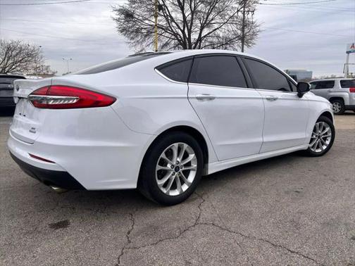 2020 Ford Fusion SE