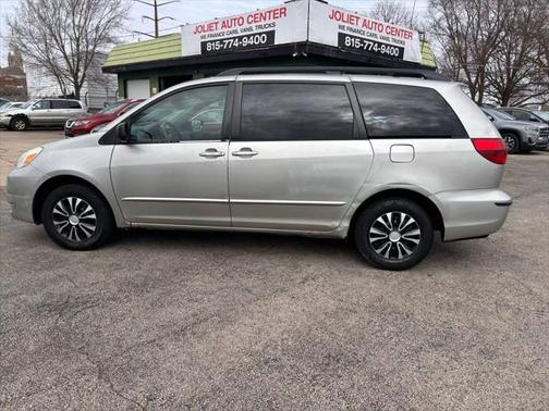 2004 Toyota Sienna CE
