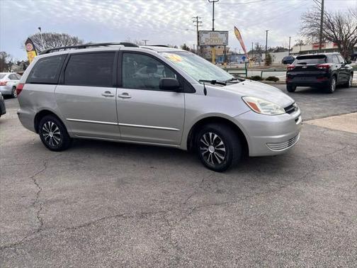 2004 Toyota Sienna CE