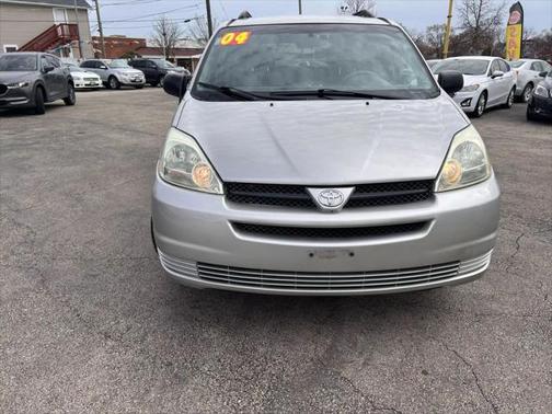 2004 Toyota Sienna CE