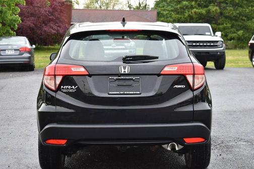 Crystal Black Pearl 2016 Honda HR-V LX