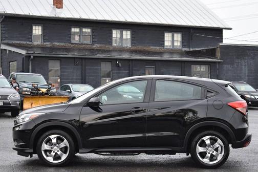 Crystal Black Pearl 2016 Honda HR-V LX