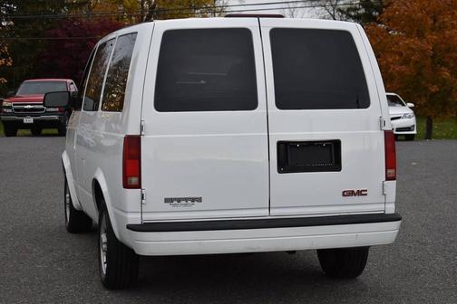 2003 GMC Safari Base