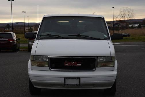 2003 GMC Safari Base