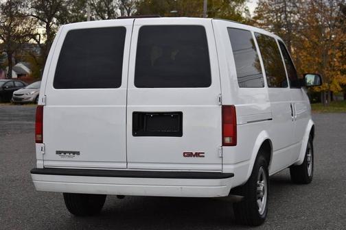 2003 GMC Safari Base