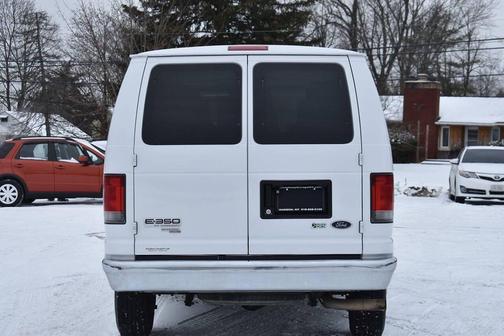 2014 Ford E350 Super Duty XLT