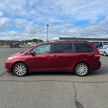 Salsa Red Pearl 2013 Toyota Sienna LE