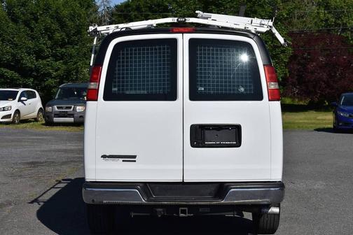 Summit White 2014 Chevrolet Express 2500 LT