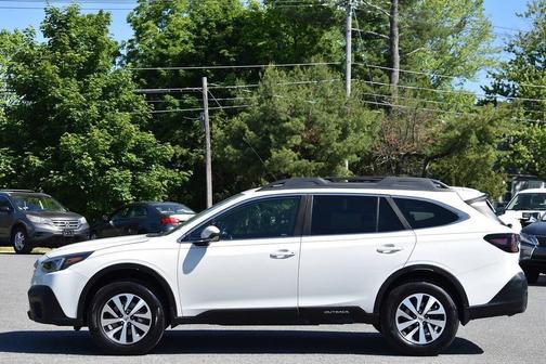 Crystal White Pearl 2022 Subaru Outback Premium