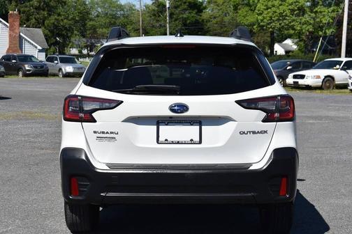 Crystal White Pearl 2022 Subaru Outback Premium