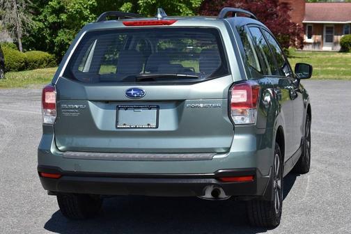 Jasmine Green Metallic 2018 Subaru Forester 2.5i