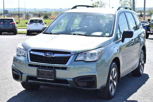 Jasmine Green Metallic 2018 Subaru Forester 2.5i